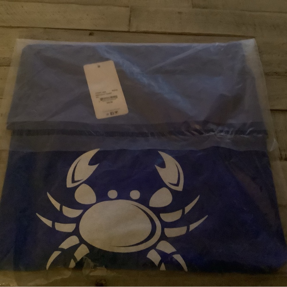 Blue Crab Graphic Tee